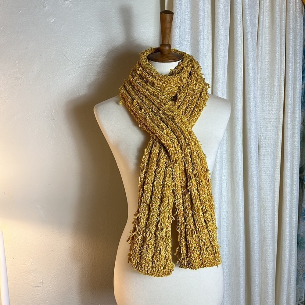 Yellow knit scarf